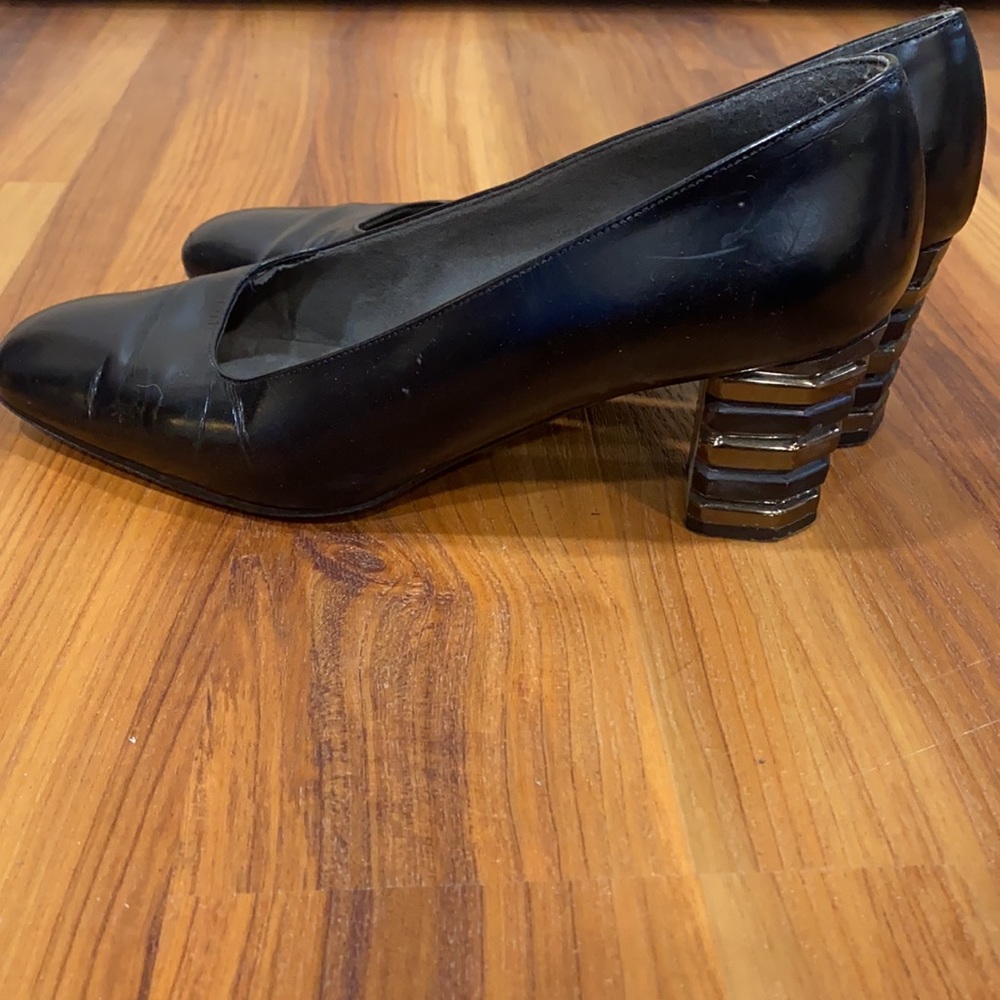 Stuart Weitzman-Size 7 Black kitten heel - Picture 3 of 5